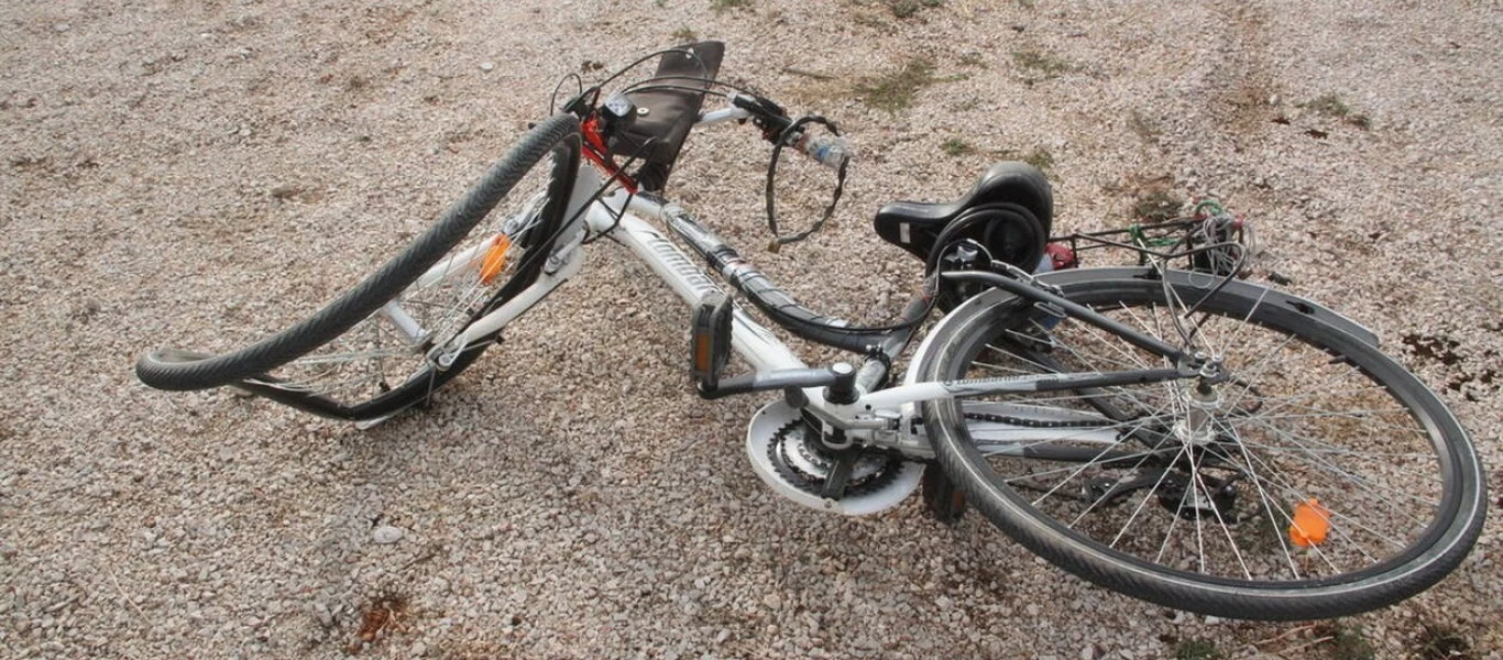 Κοζάνη: ΙΧ χτύπησε ανήλικο ποδηλάτη και έγινε... «καπνός»